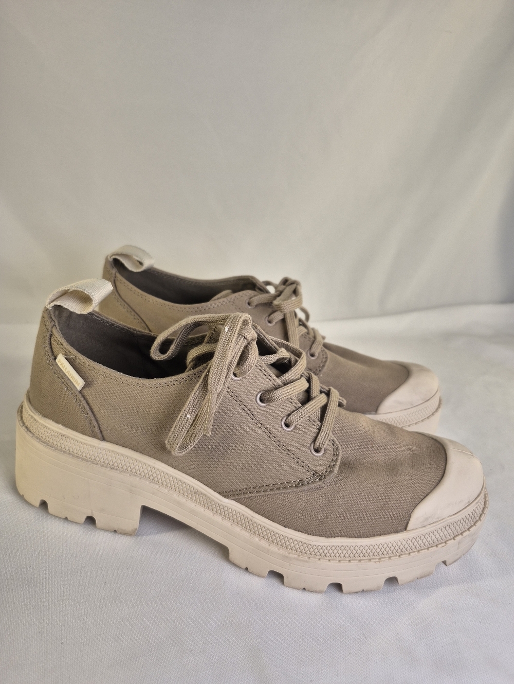 Palladium Women's 8.5 Pallabase Twill LO boots khaki-greenish Platform Shoes